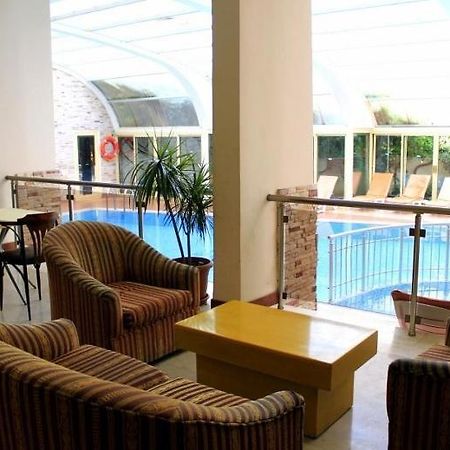 Cle Resort Hotel 말마리스 외부 사진