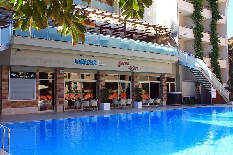 Cle Resort Hotel 말마리스 외부 사진