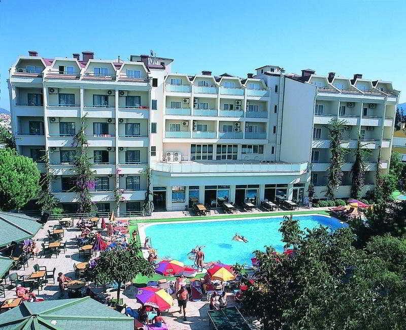 Cle Resort Hotel 말마리스 외부 사진