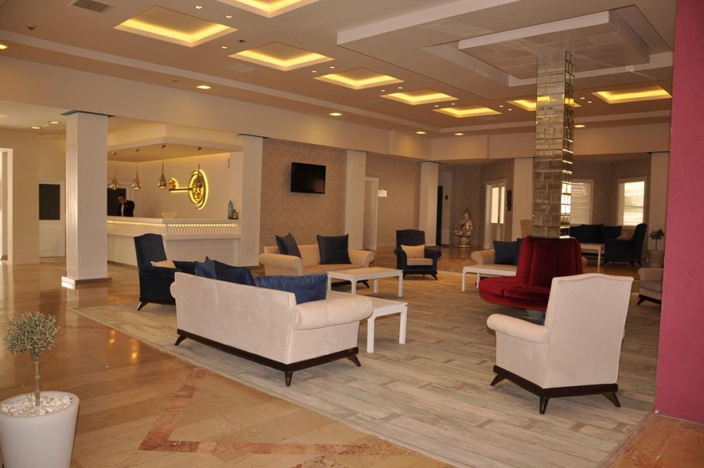Cle Resort Hotel 말마리스 외부 사진