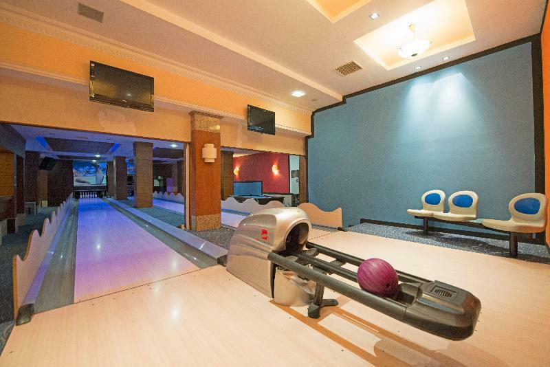 Cle Resort Hotel 말마리스 외부 사진